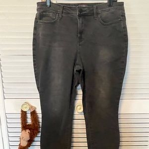 Nydj solid blackish gray 5 pocket Ami skinny jeans size 12